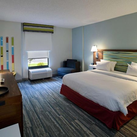 Hampton Inn Фейетвилл Экстерьер фото