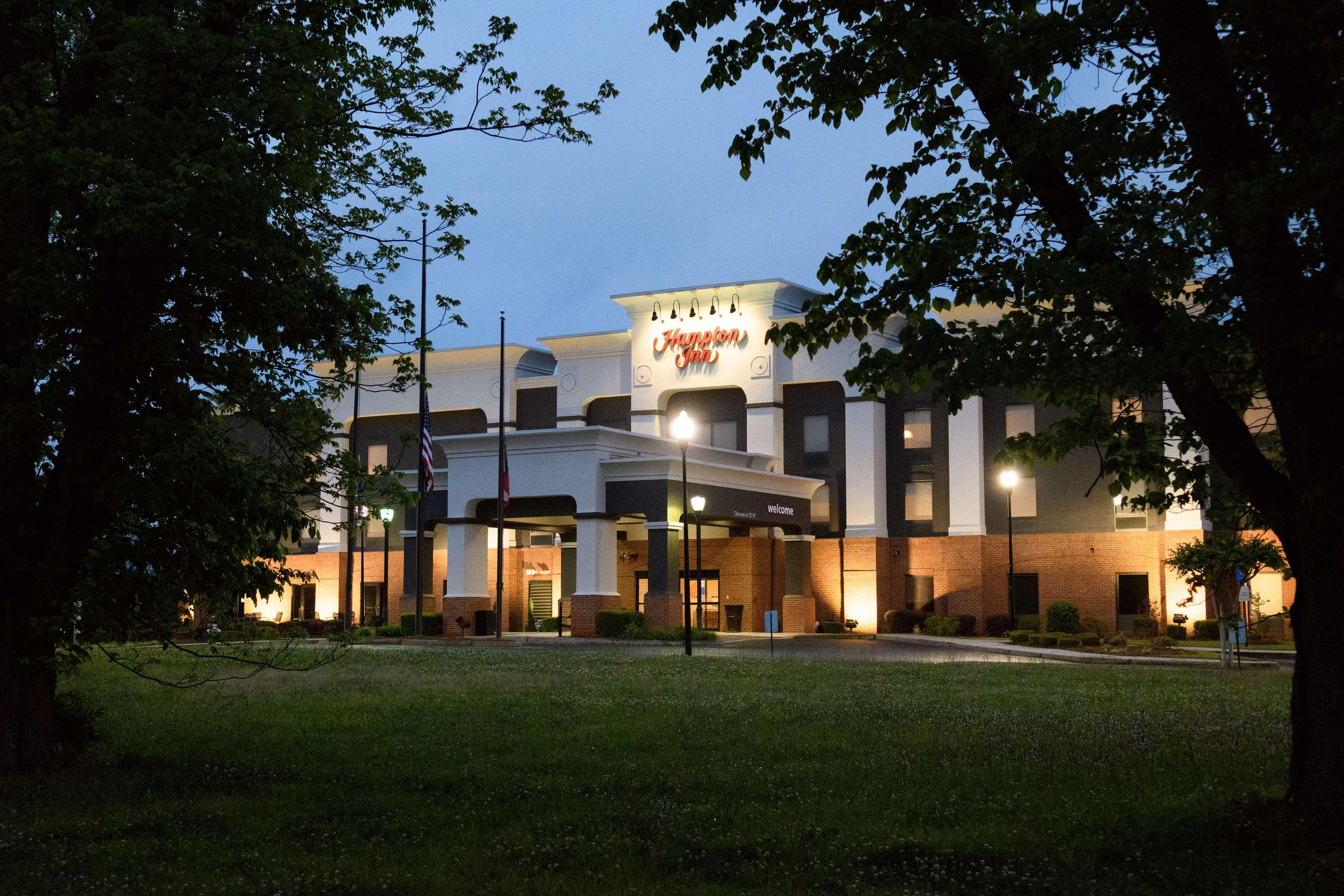 Hampton Inn Фейетвилл Экстерьер фото