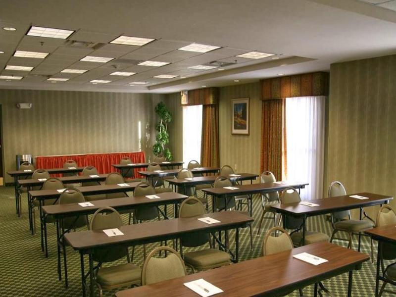 Hampton Inn Фейетвилл Экстерьер фото