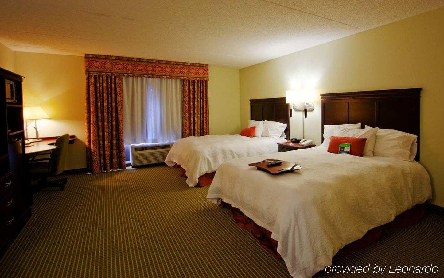 Hampton Inn Фейетвилл Номер фото