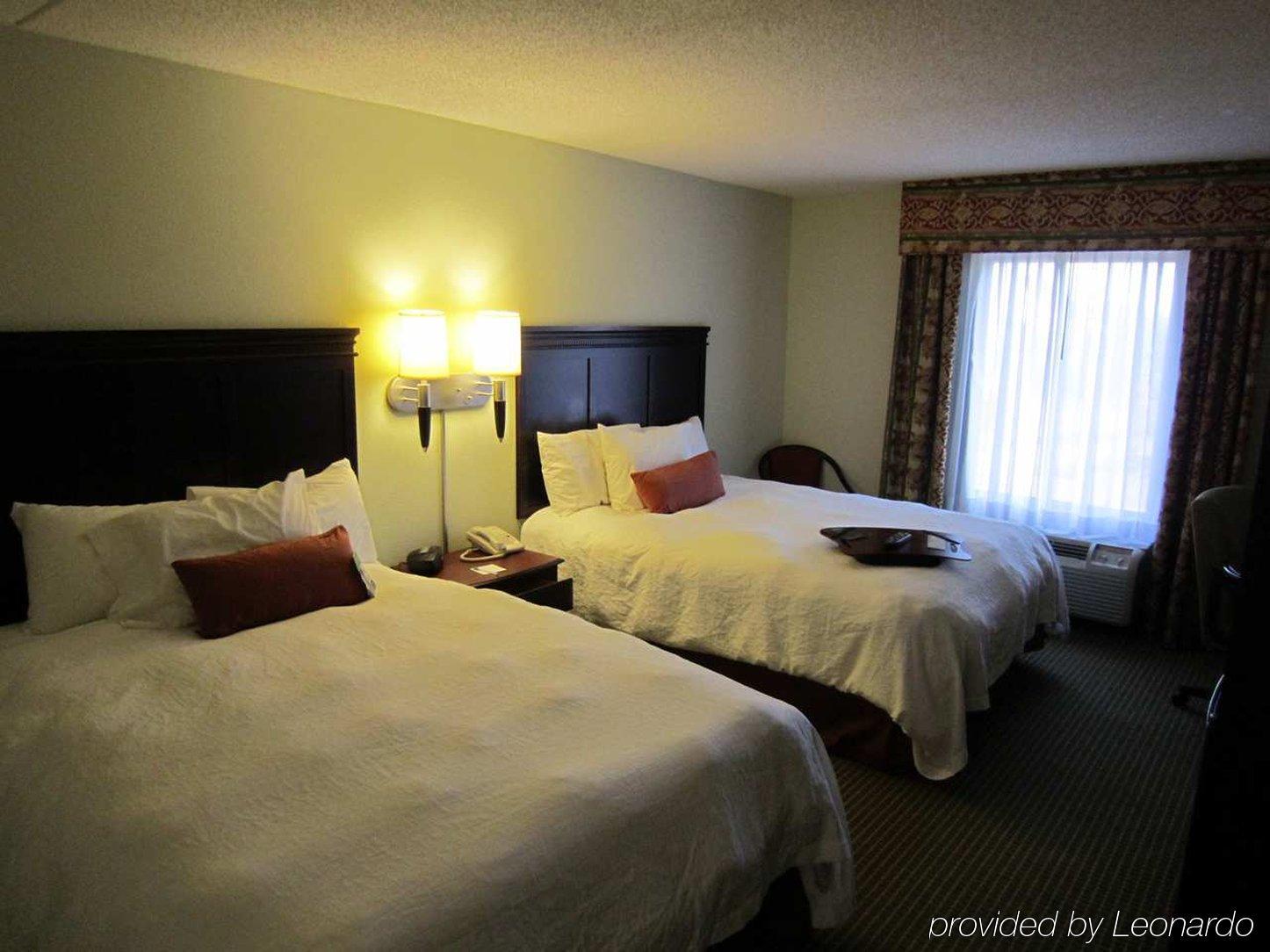 Hampton Inn Фейетвилл Номер фото