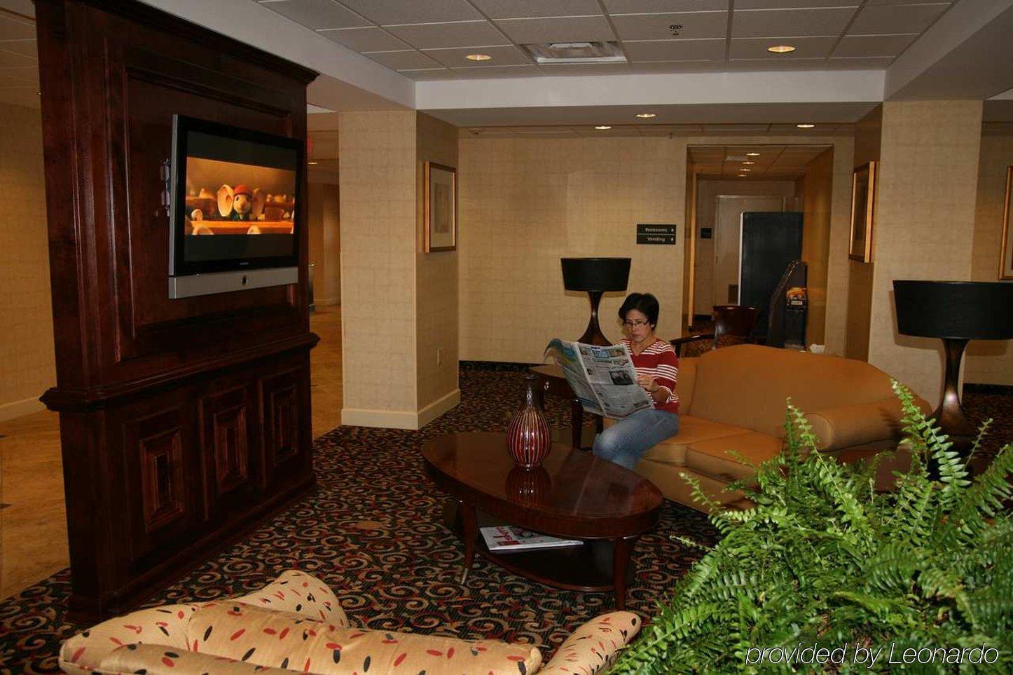 Hampton Inn Фейетвилл Интерьер фото