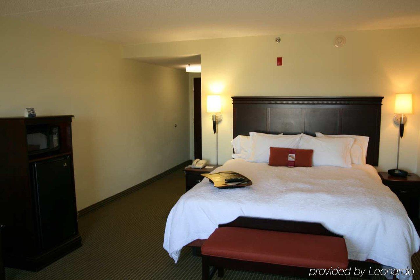 Hampton Inn Фейетвилл Номер фото