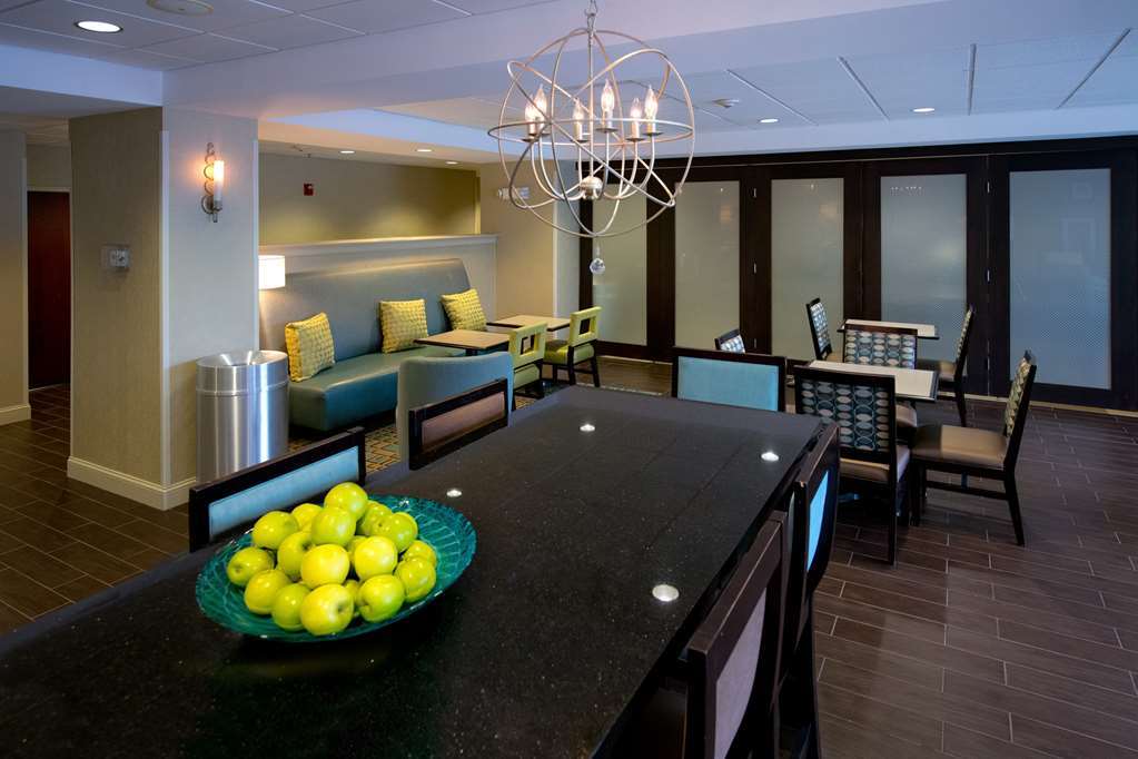 Hampton Inn Фейетвилл Интерьер фото