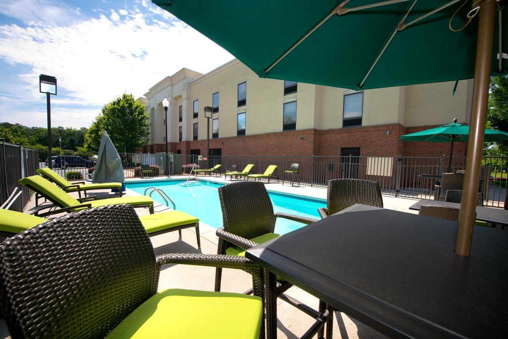 Hampton Inn Фейетвилл Экстерьер фото