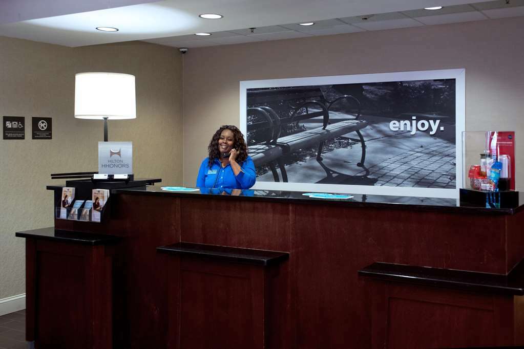Hampton Inn Фейетвилл Интерьер фото