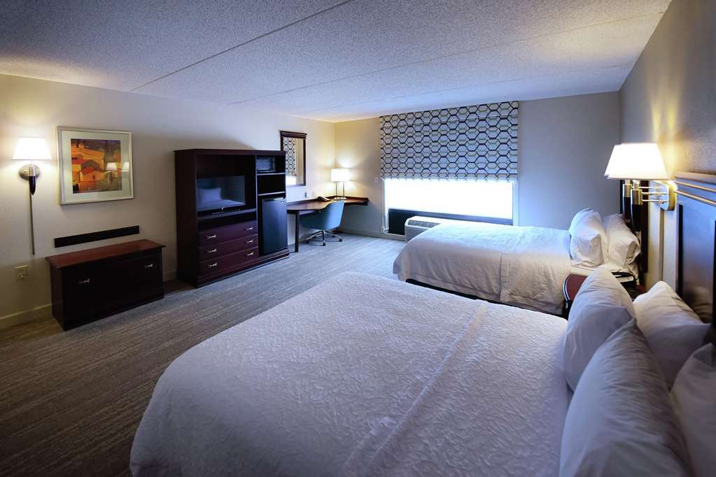 Hampton Inn Фейетвилл Номер фото